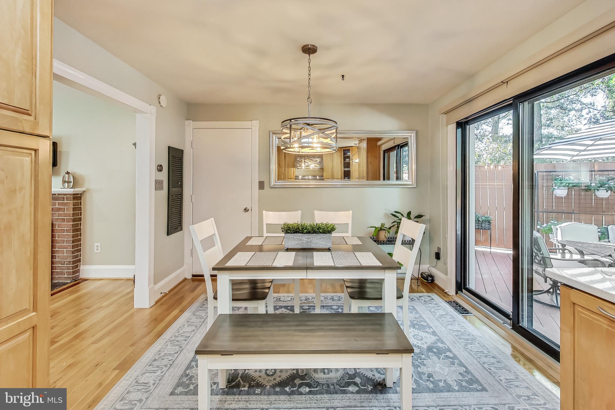 6816 Mayo Ct