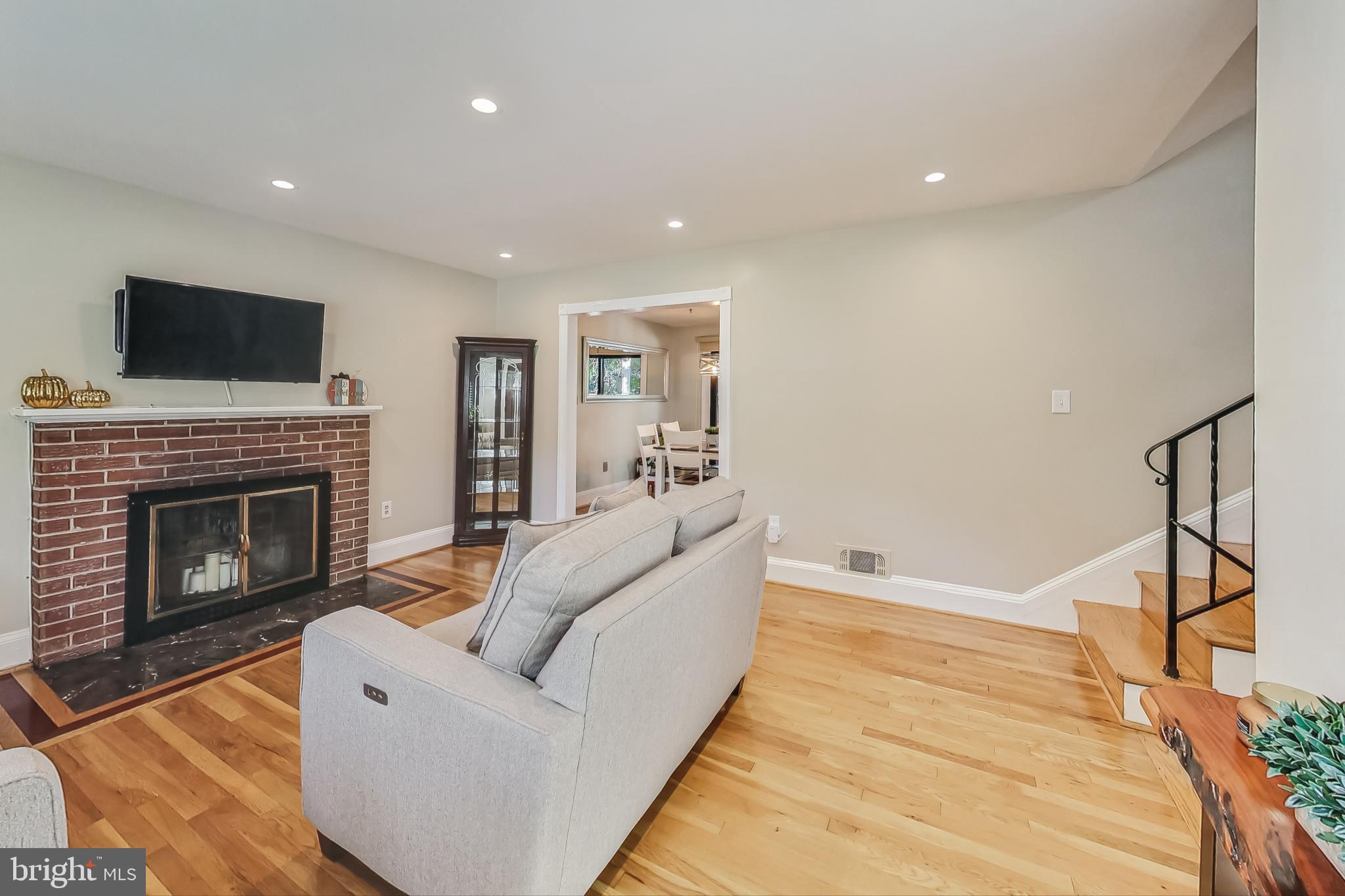 6816 Mayo Ct