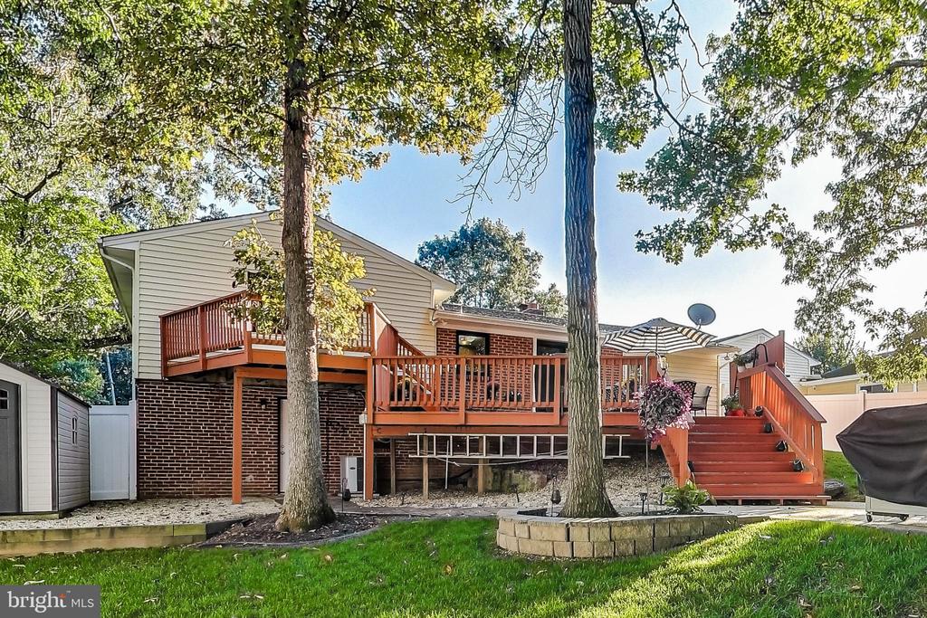 6816 Mayo Ct