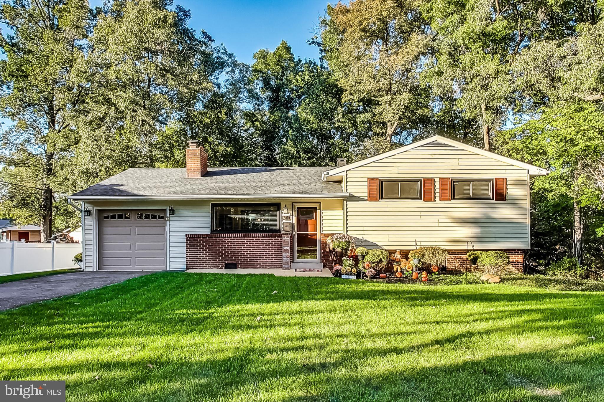 6816 Mayo Ct