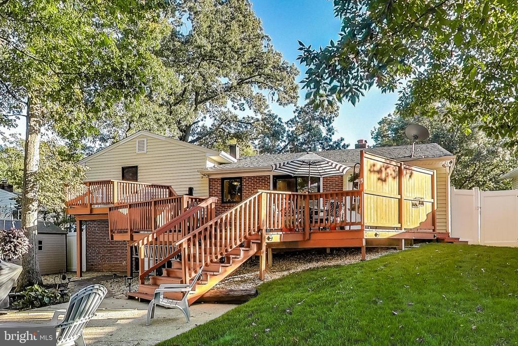 6816 Mayo Ct