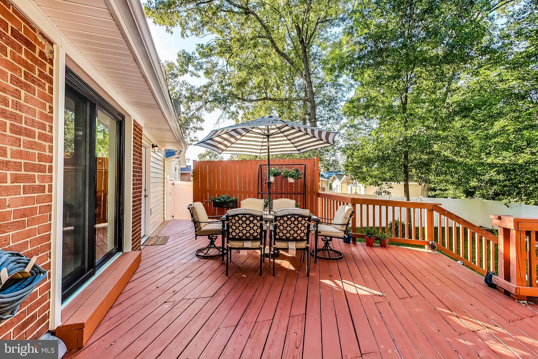 6816 Mayo Ct