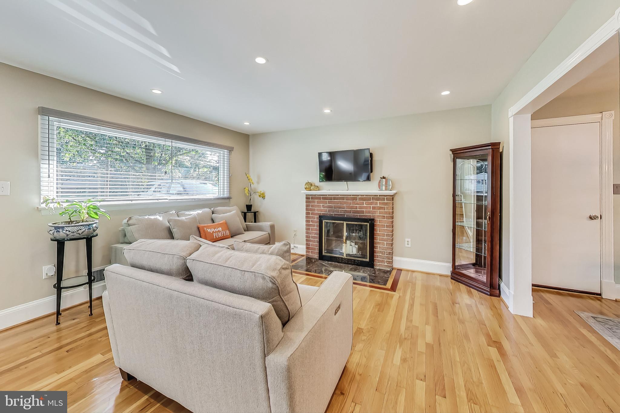 6816 Mayo Ct