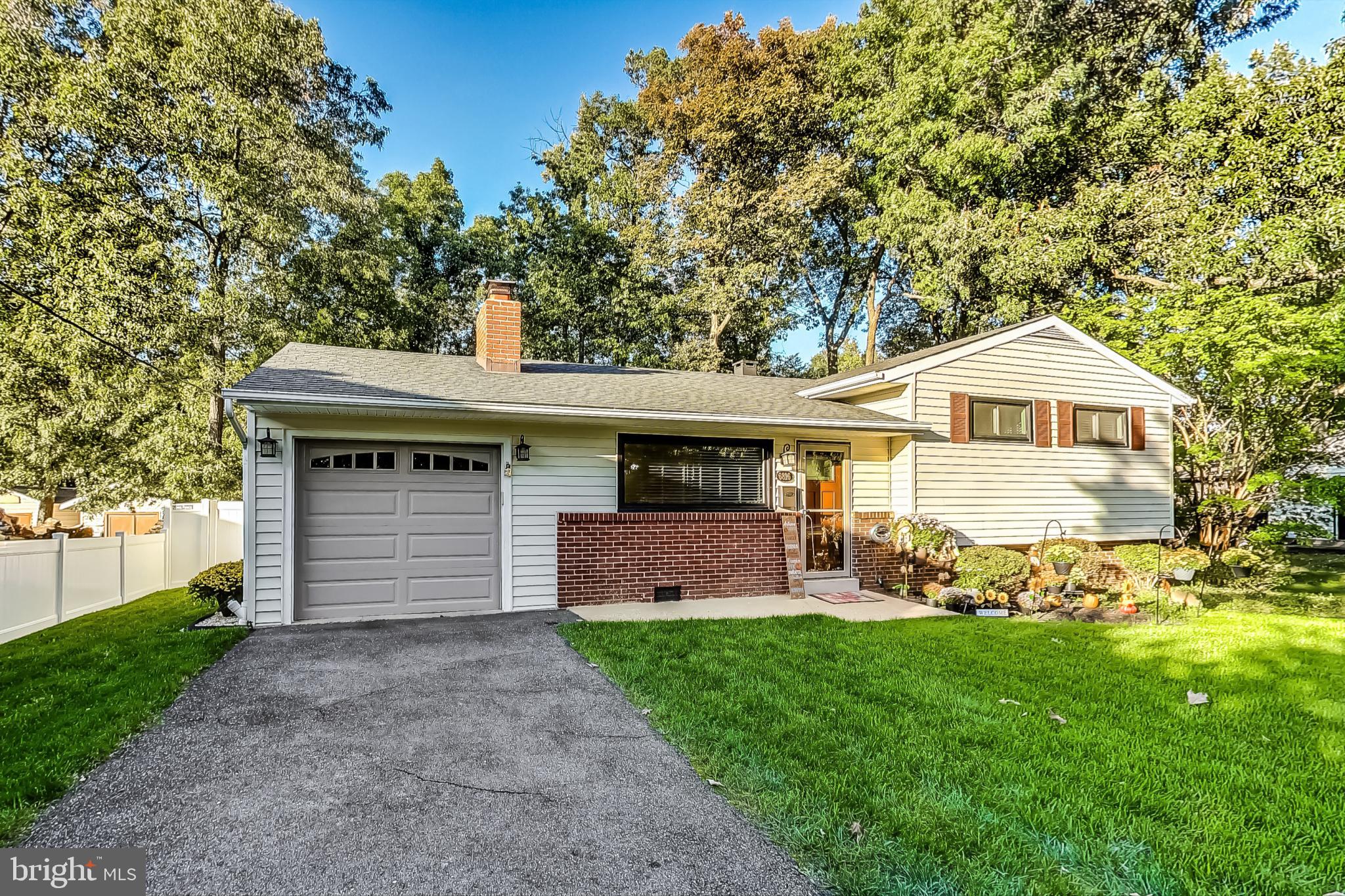 6816 Mayo Ct