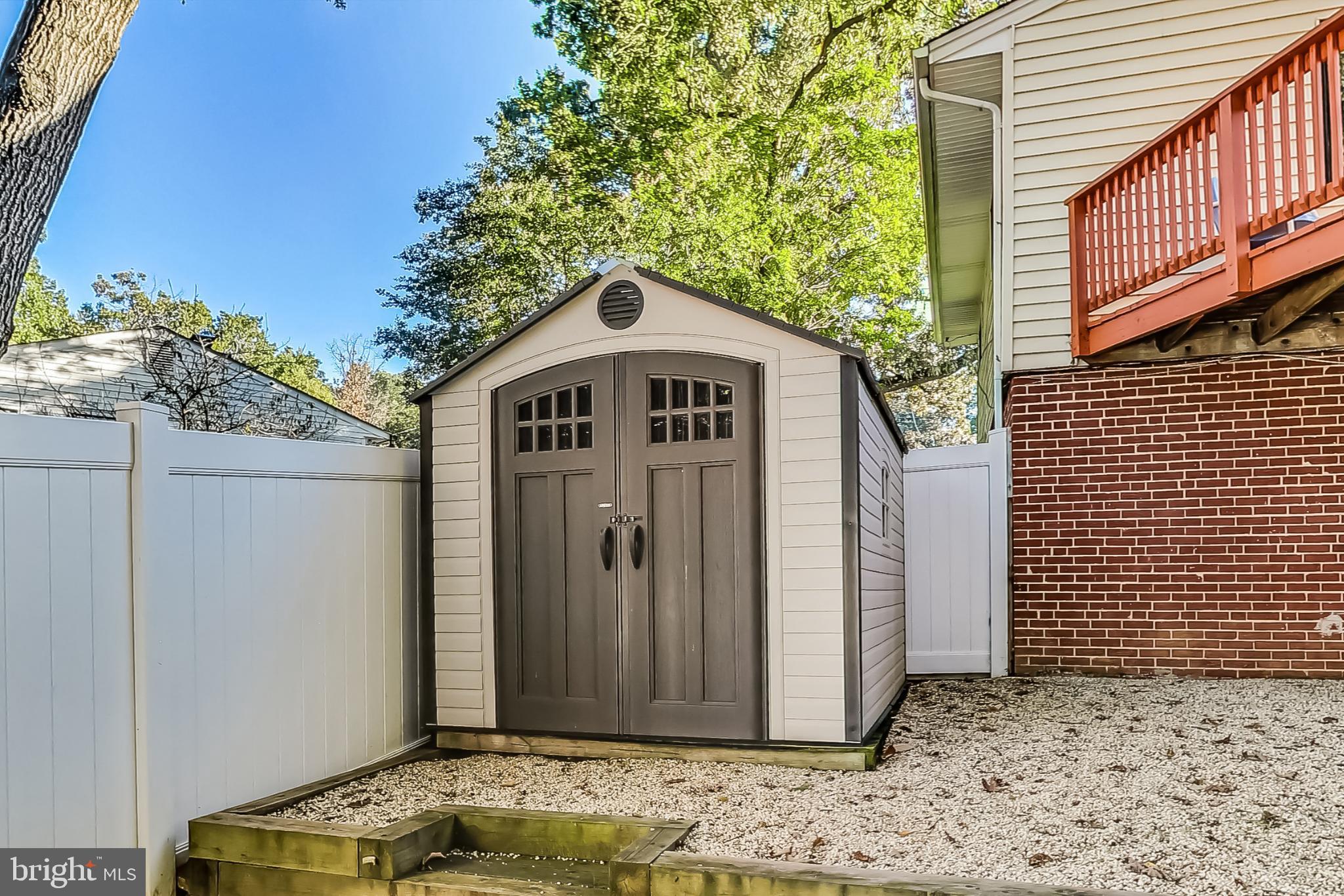 6816 Mayo Ct