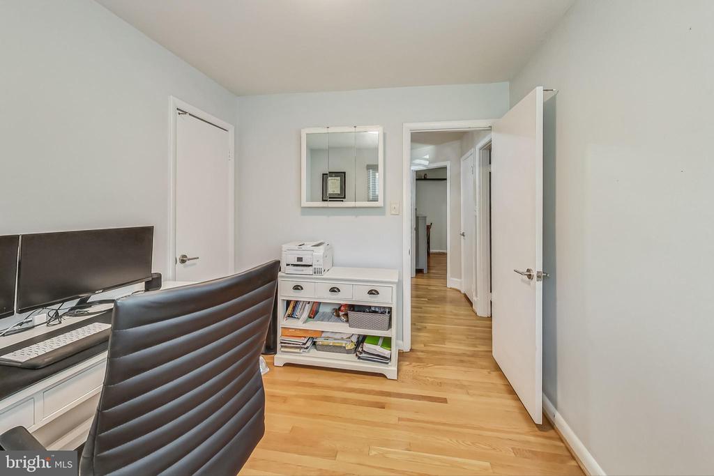 6816 Mayo Ct
