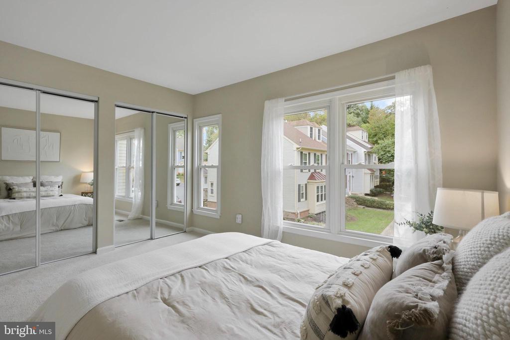 7470 Laurel Oak Ct