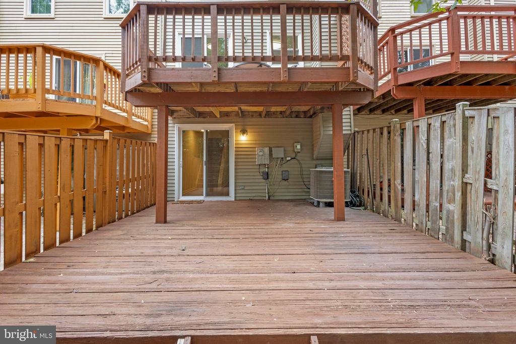7470 Laurel Oak Ct