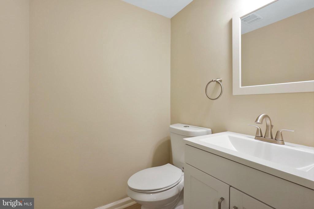 7470 Laurel Oak Ct