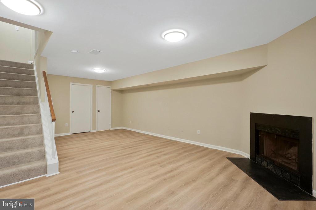 7470 Laurel Oak Ct