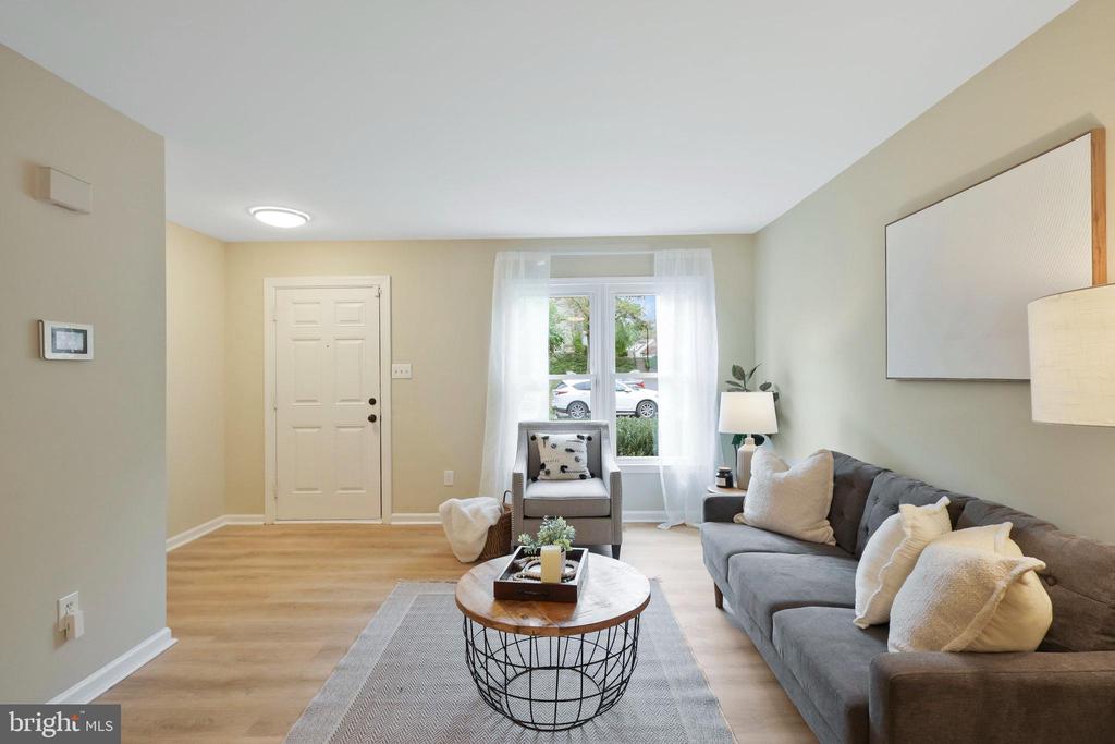 7470 Laurel Oak Ct