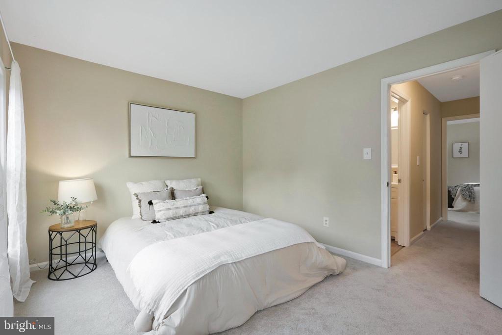 7470 Laurel Oak Ct
