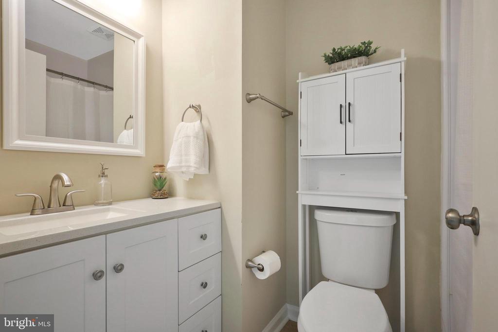 7470 Laurel Oak Ct