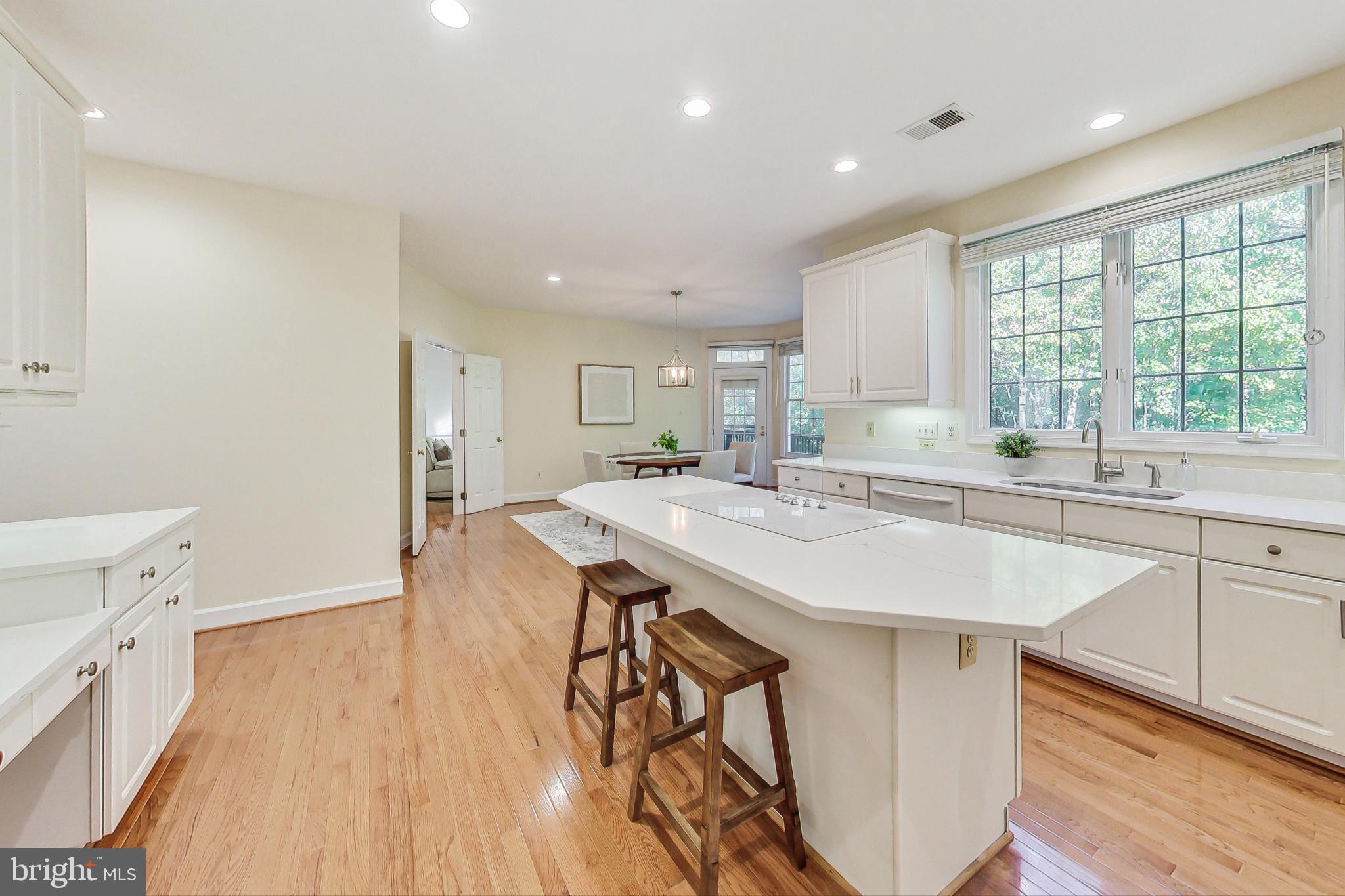 8279 Armetale Ln