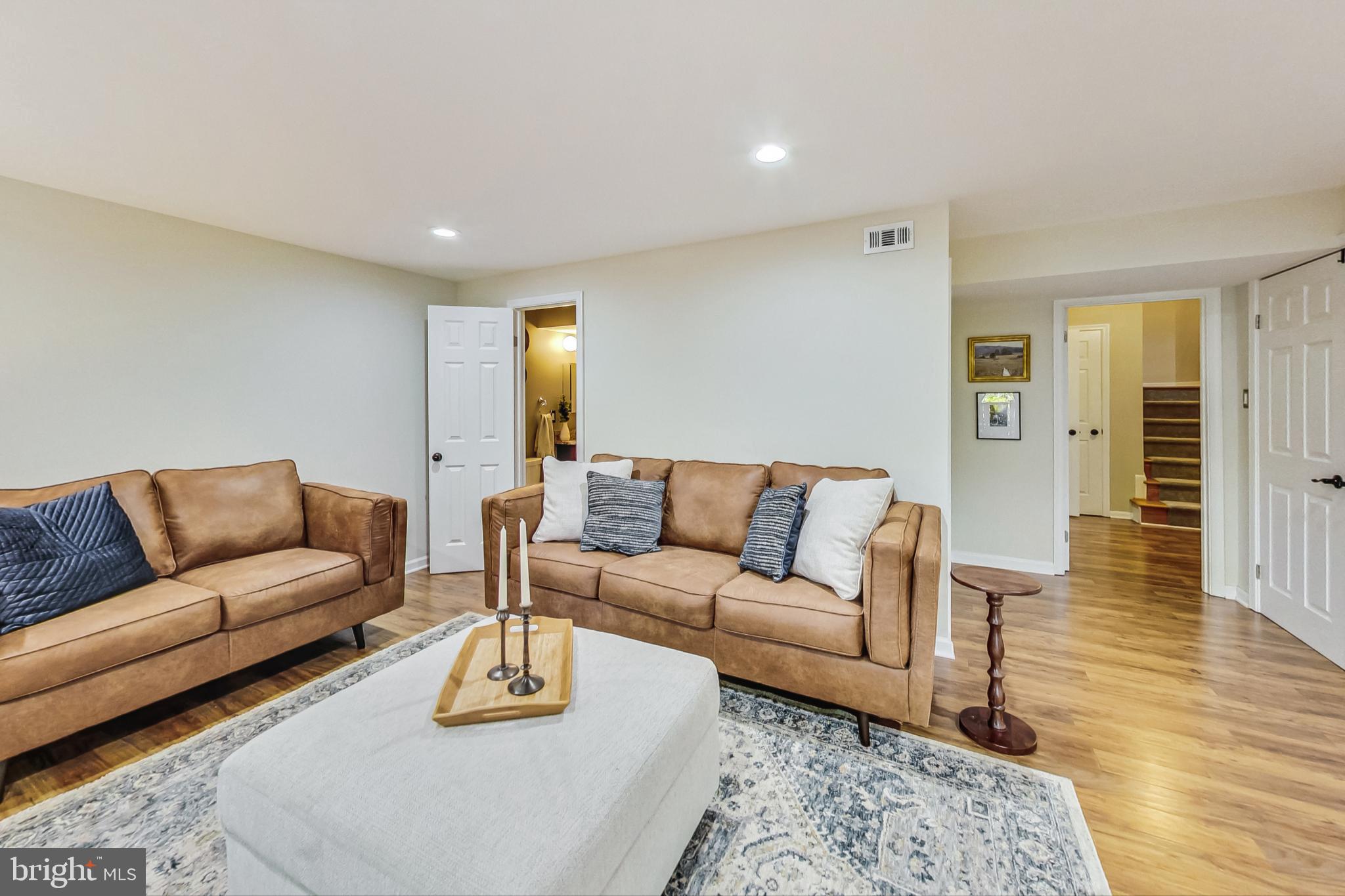 8090 Sleepy View Ln