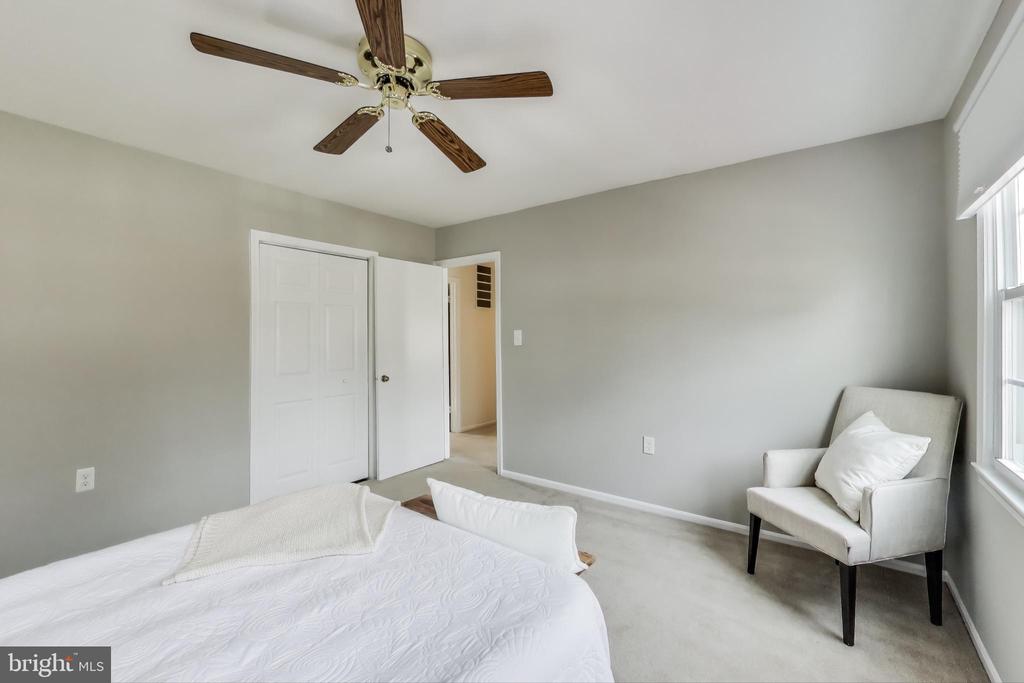 9023 Brook Ford Rd