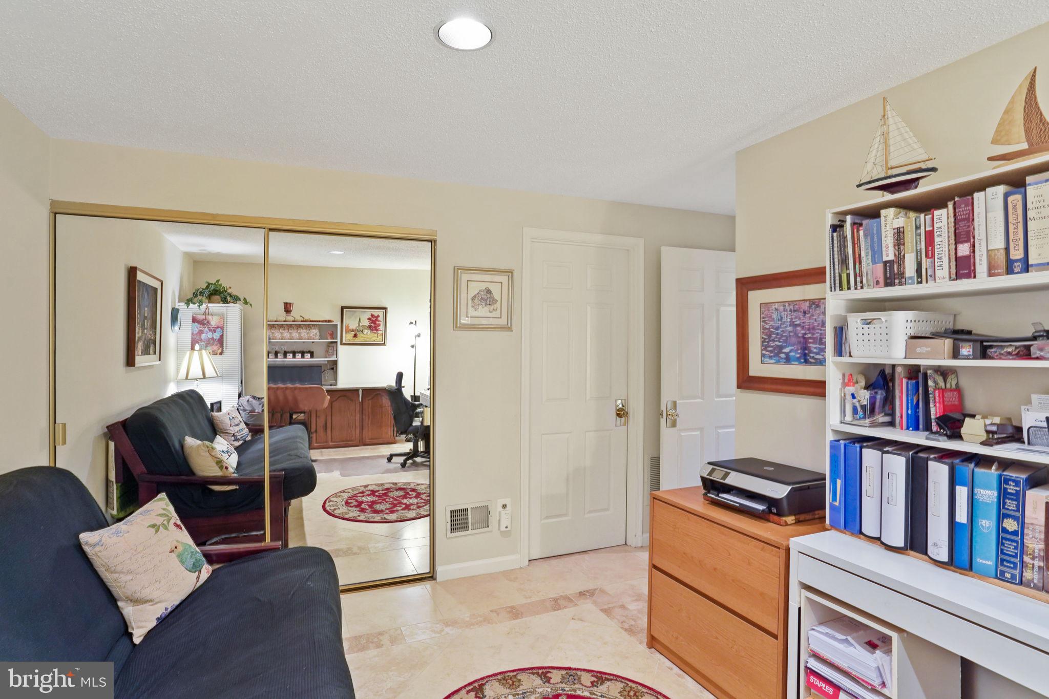 9403 Wooded Glen Ave