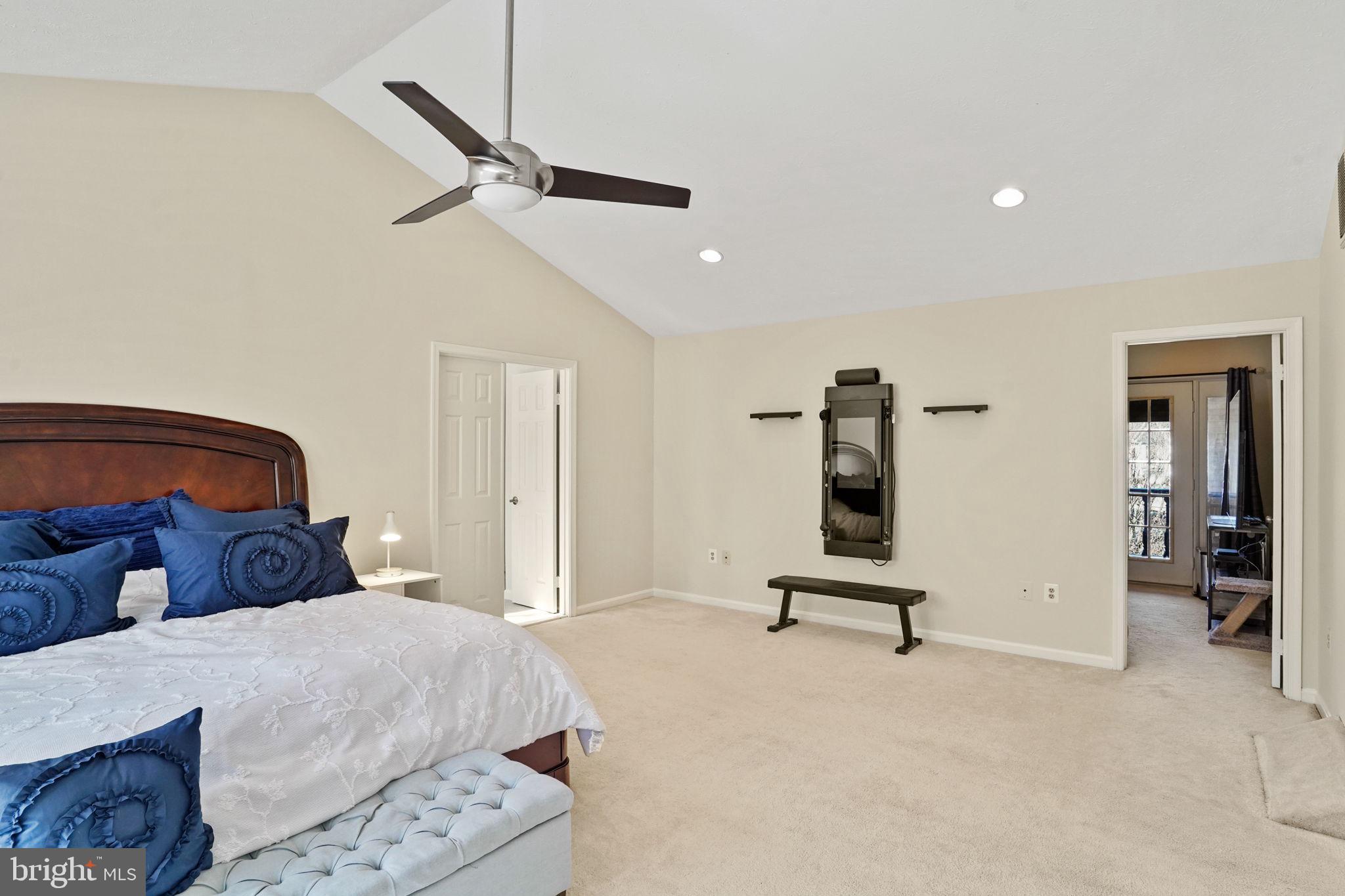 9403 Wooded Glen Ave
