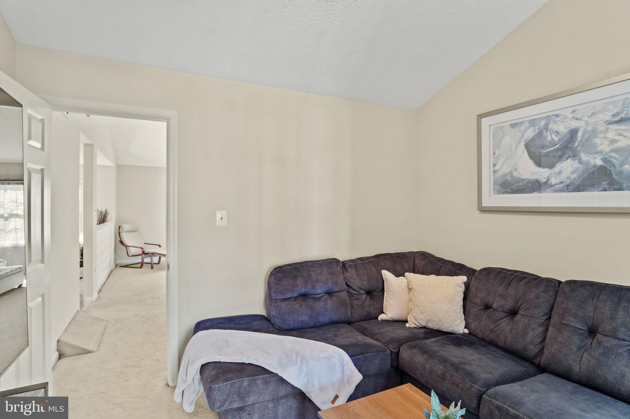 9403 Wooded Glen Ave