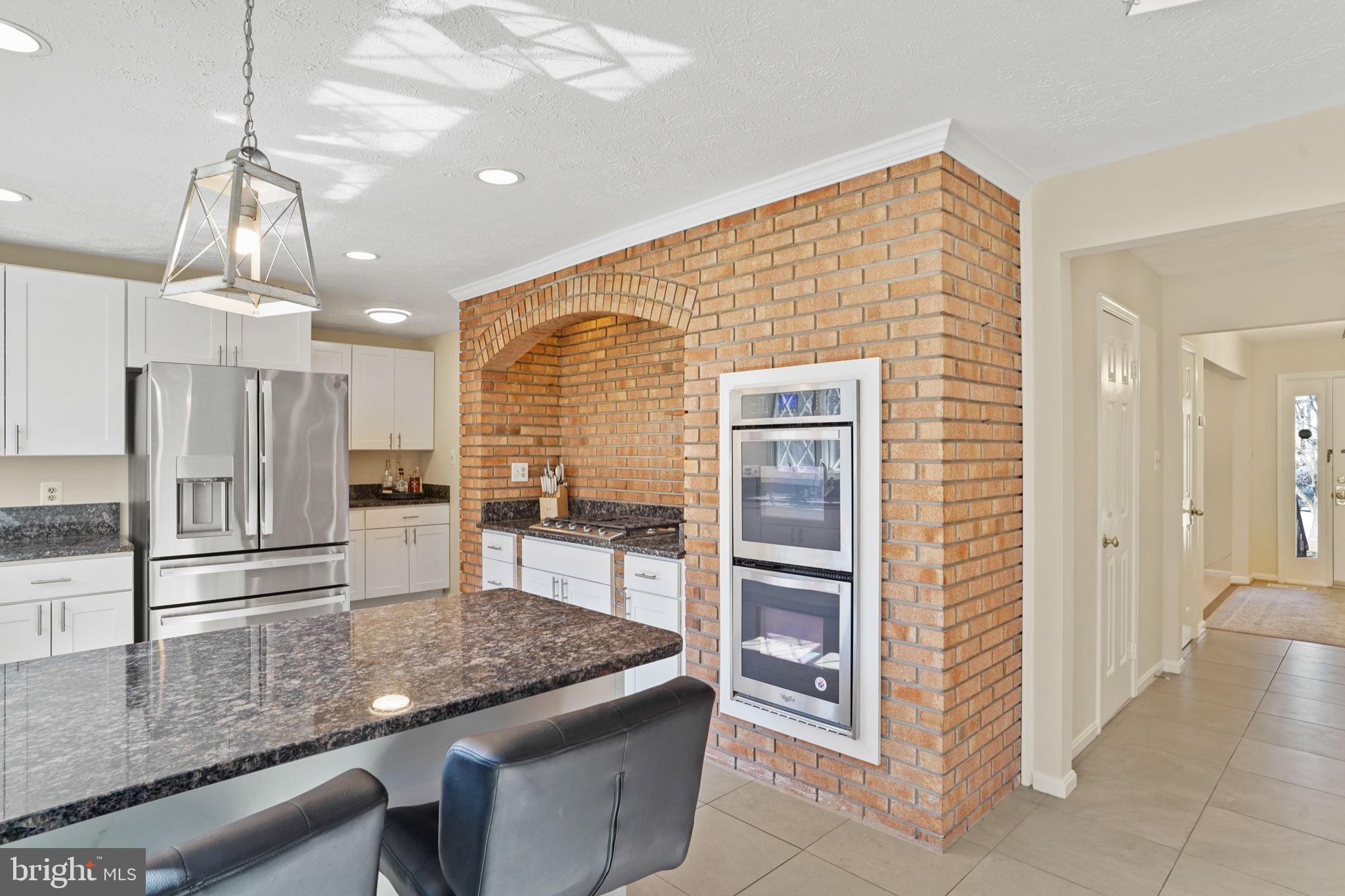 9403 Wooded Glen Ave