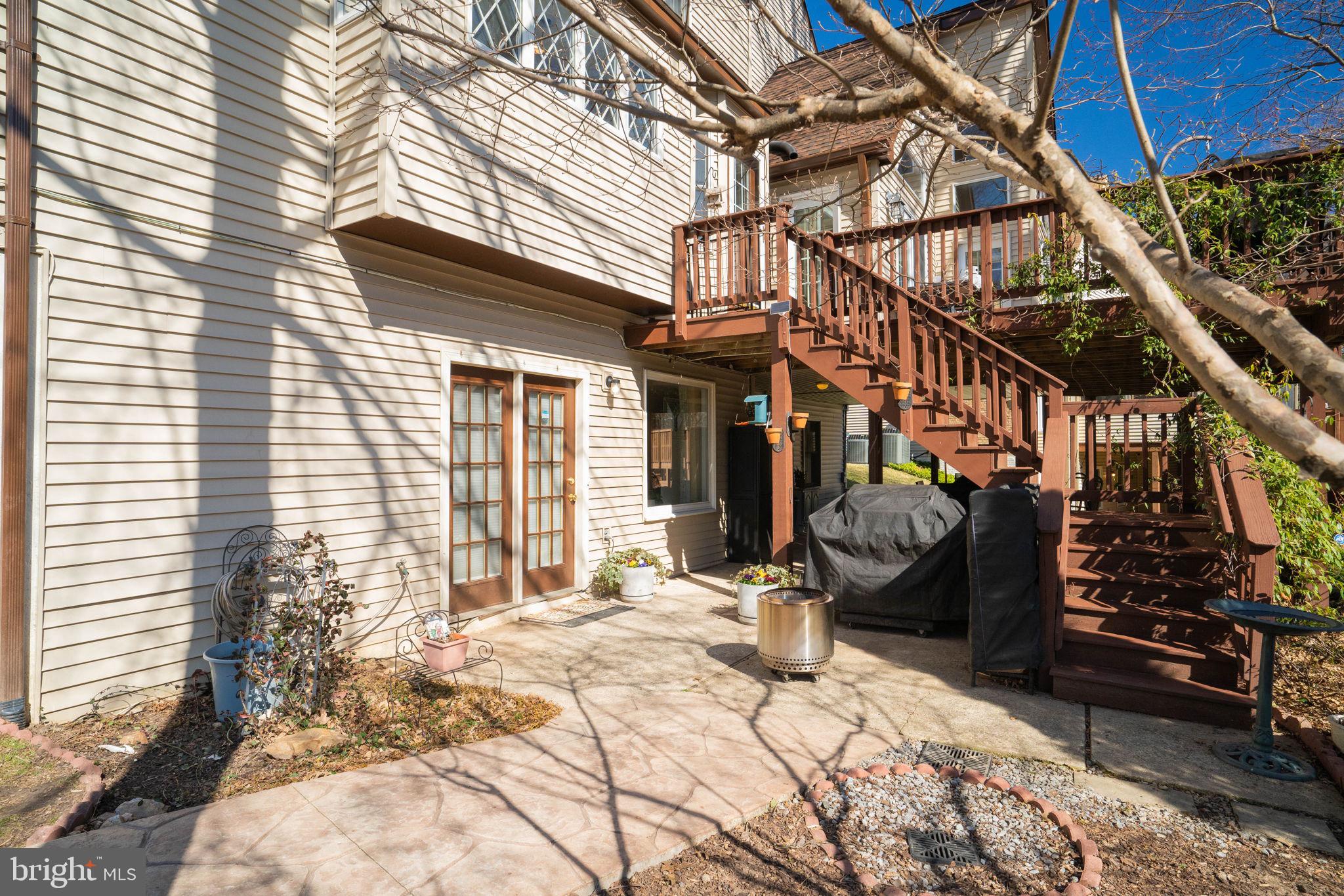 9403 Wooded Glen Ave