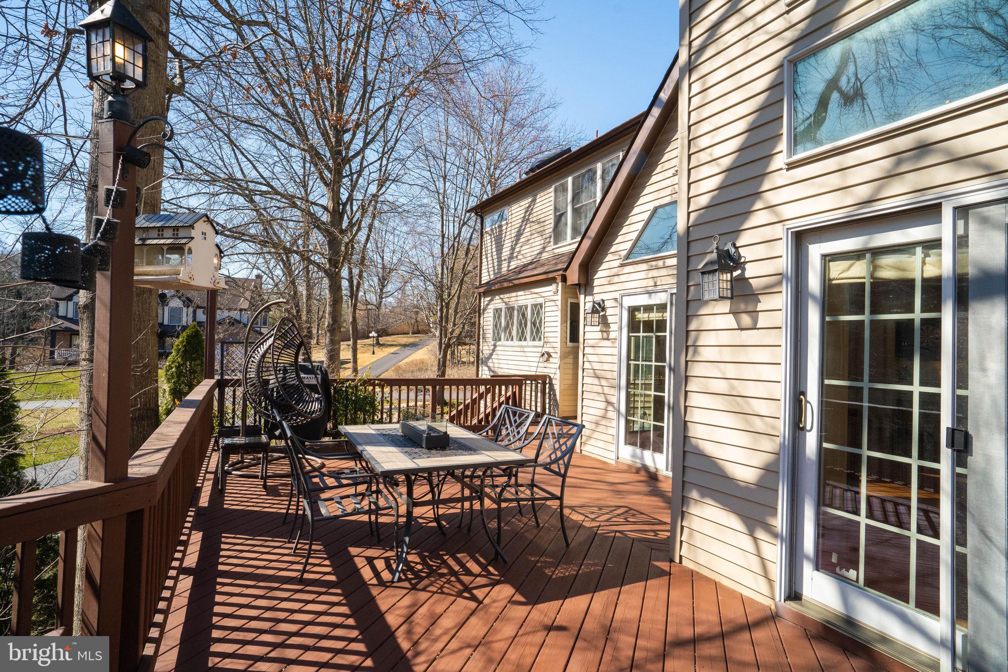 9403 Wooded Glen Ave
