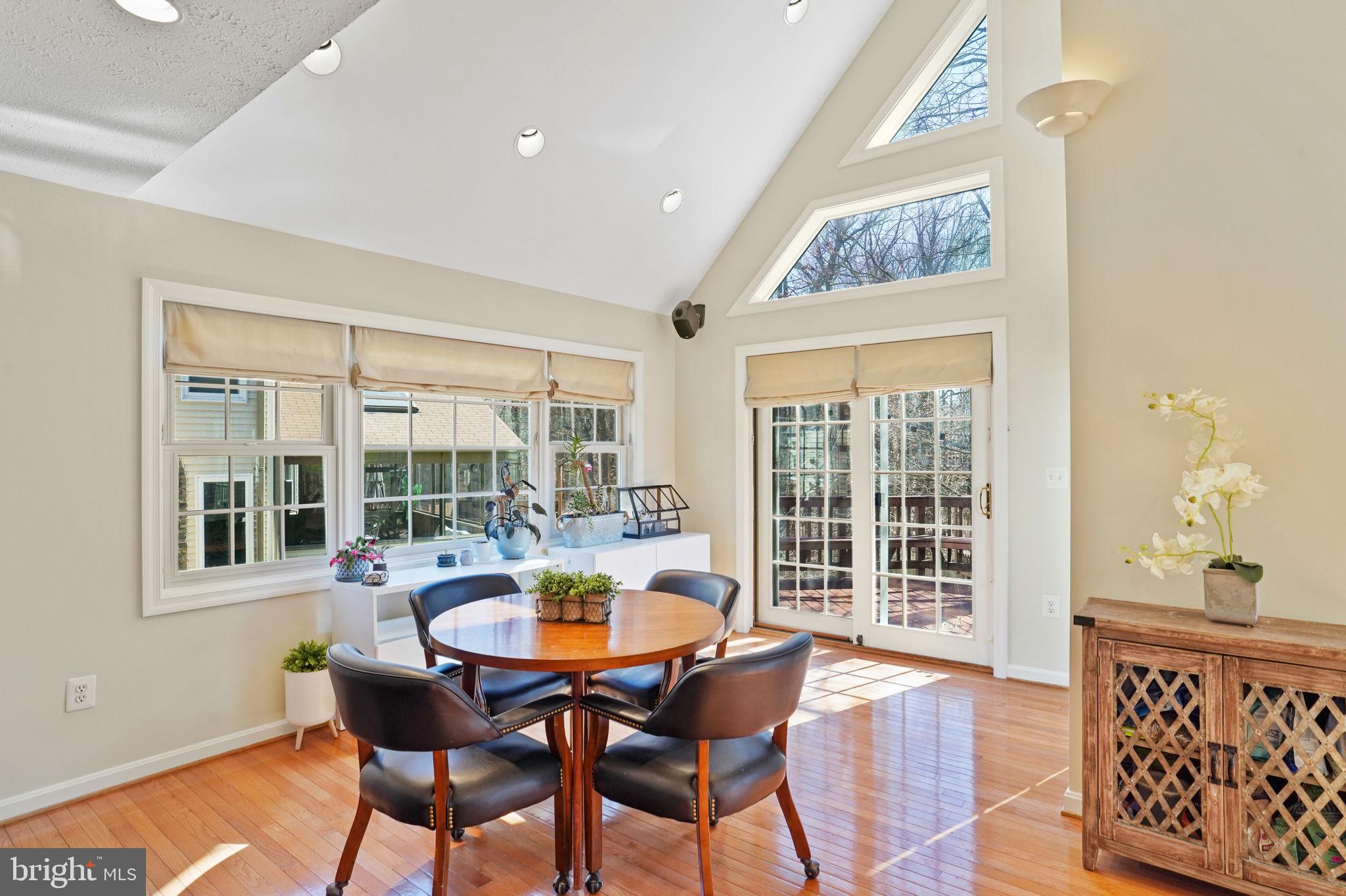 9403 Wooded Glen Ave