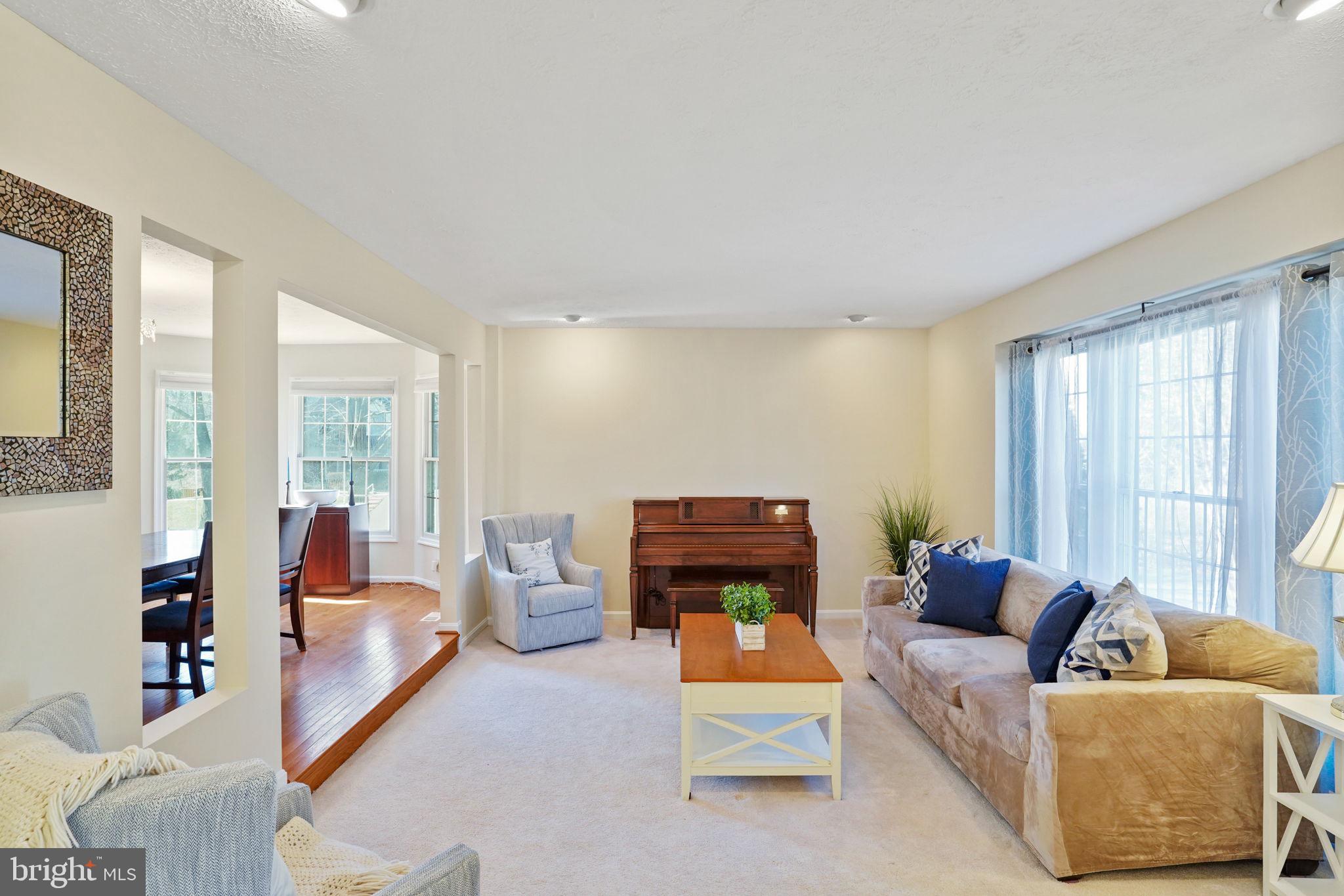 9403 Wooded Glen Ave