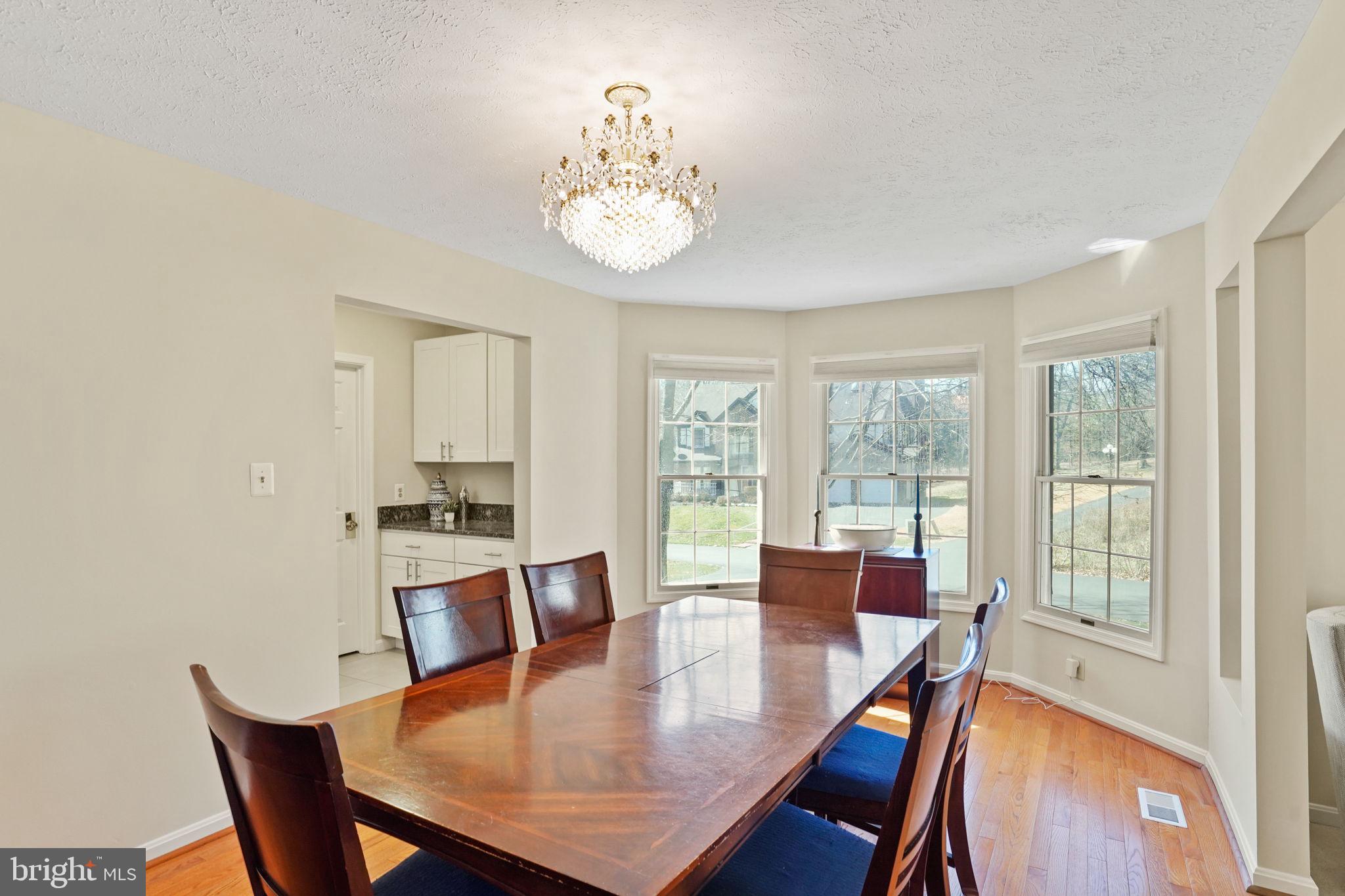 9403 Wooded Glen Ave