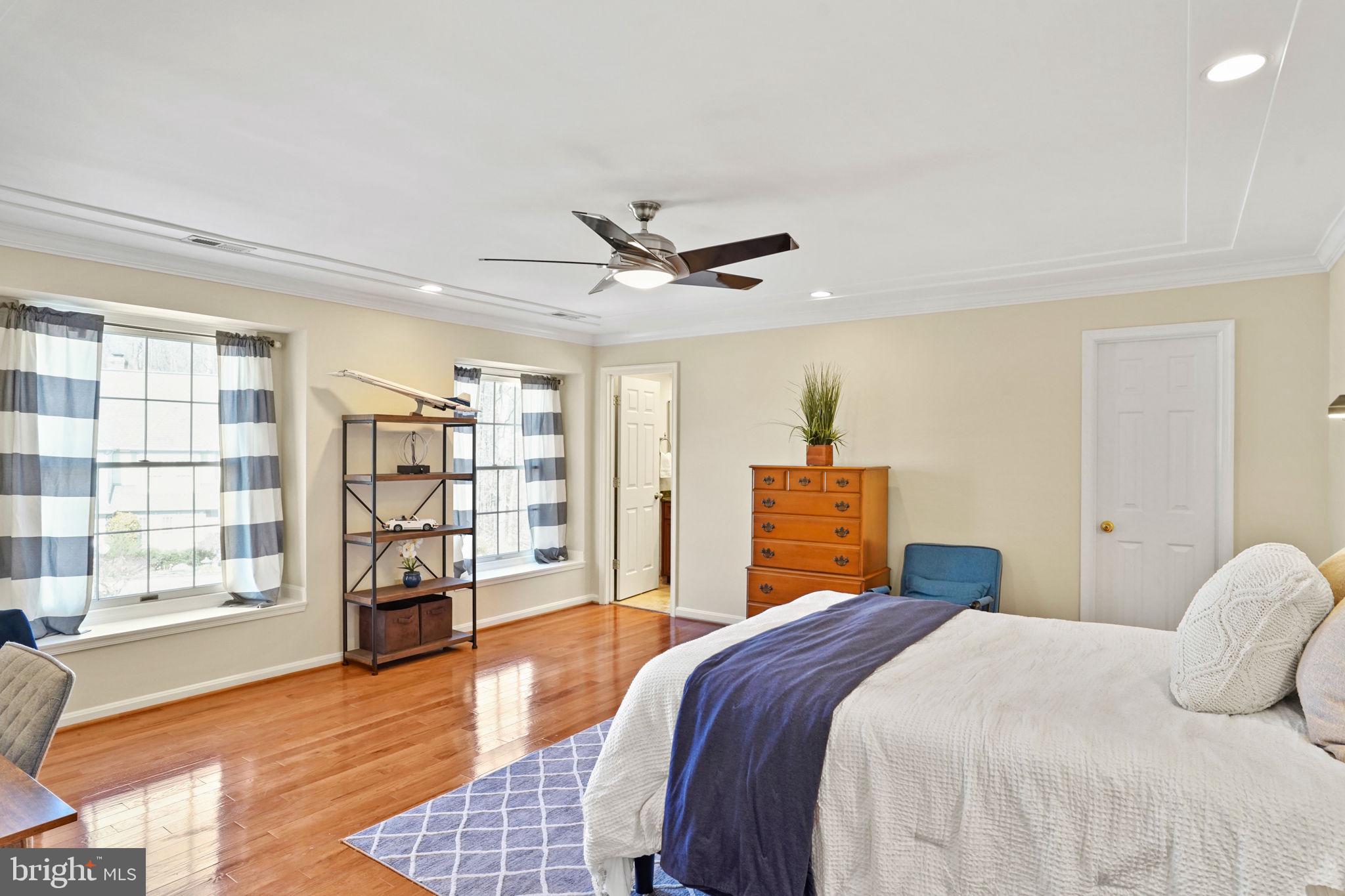 9403 Wooded Glen Ave