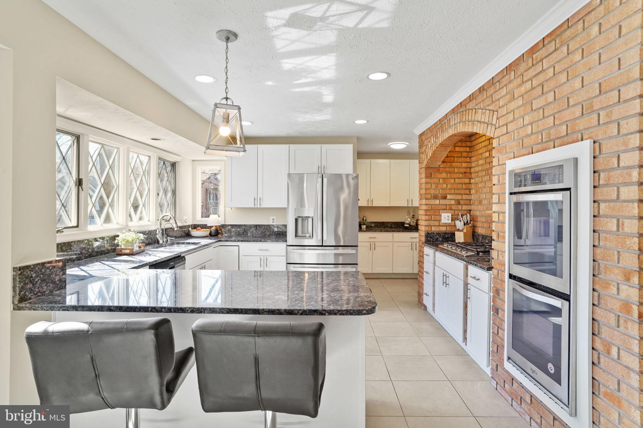 9403 Wooded Glen Ave