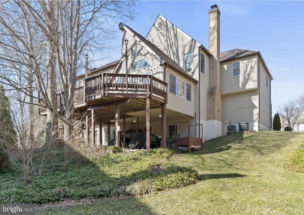 9403 Wooded Glen Ave