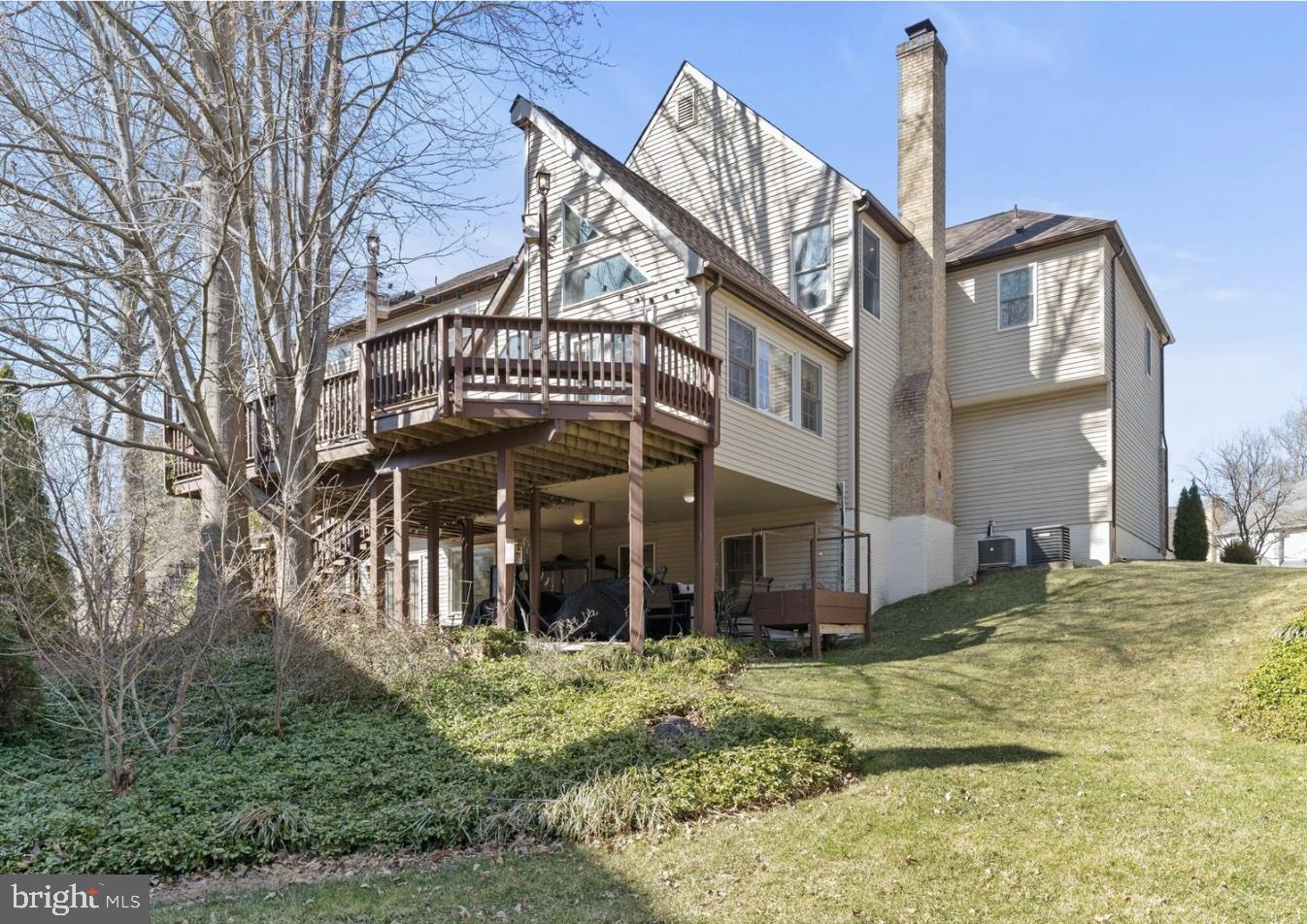 9403 Wooded Glen Ave