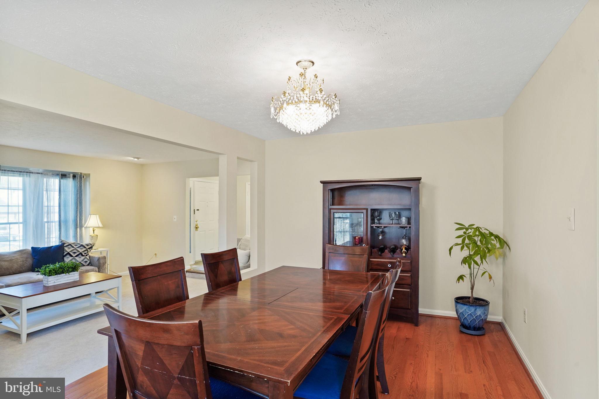 9403 Wooded Glen Ave
