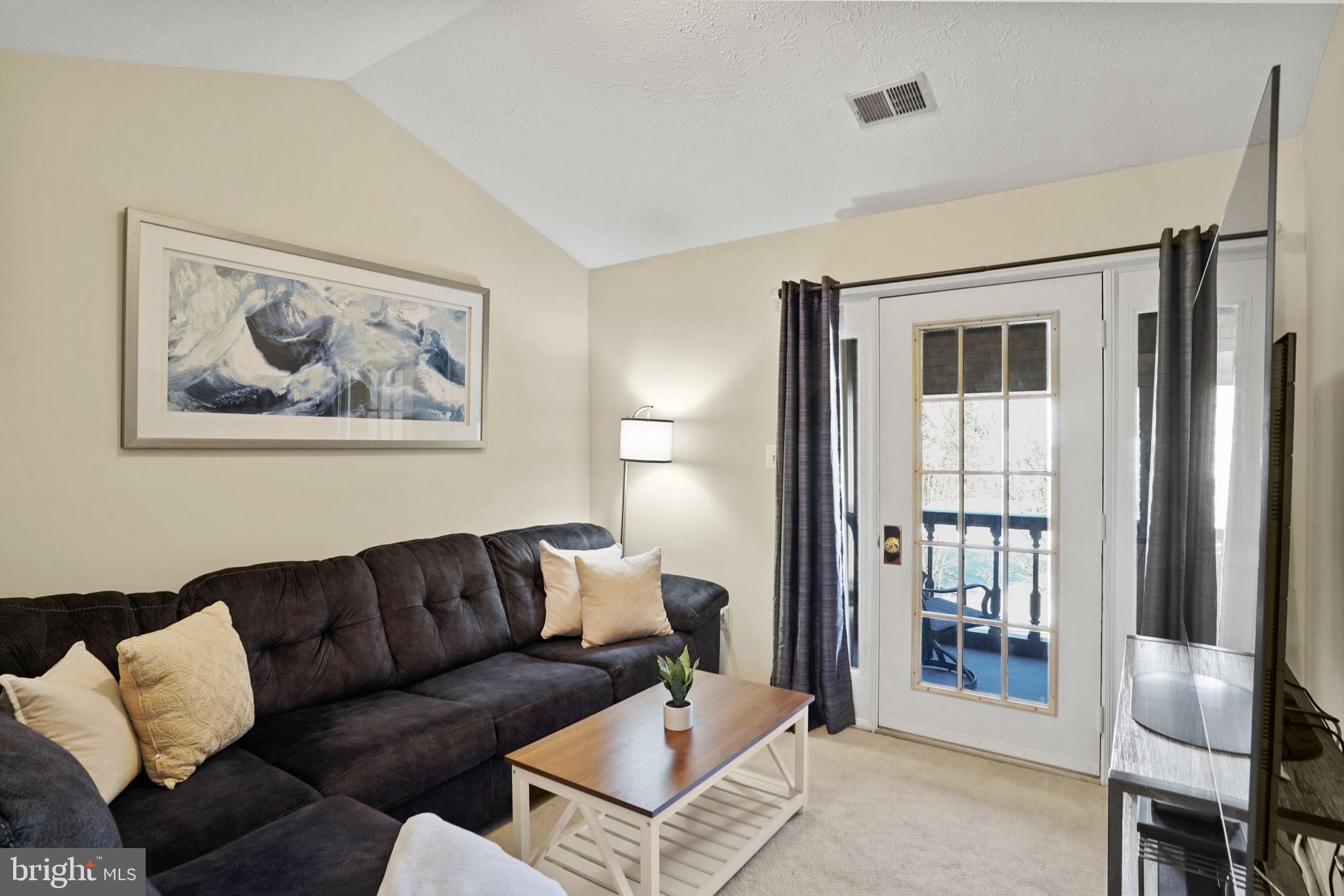 9403 Wooded Glen Ave