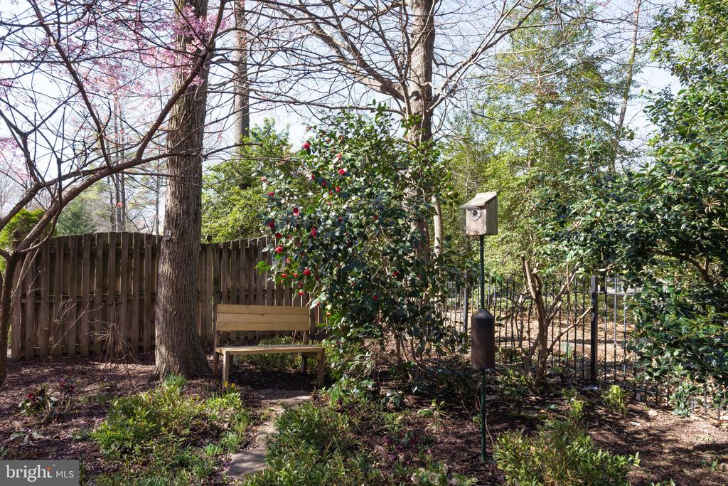 5393 Abernathy Ct
