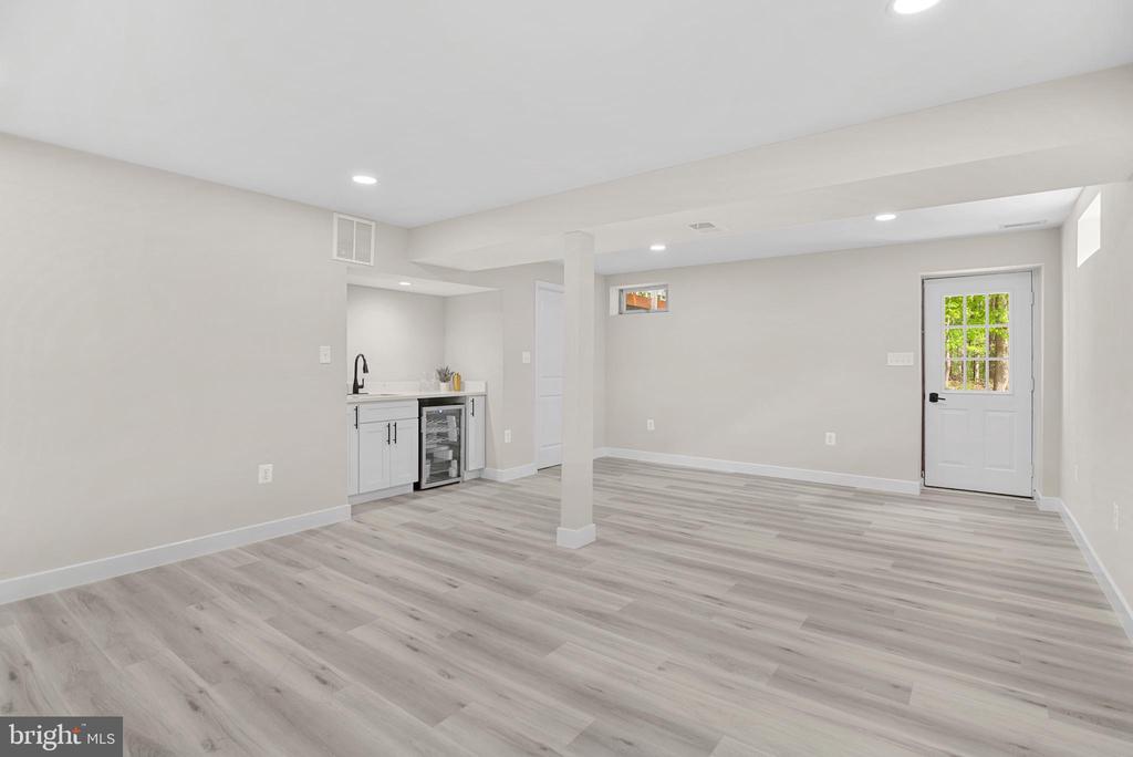 7313 Bonniemill Ln