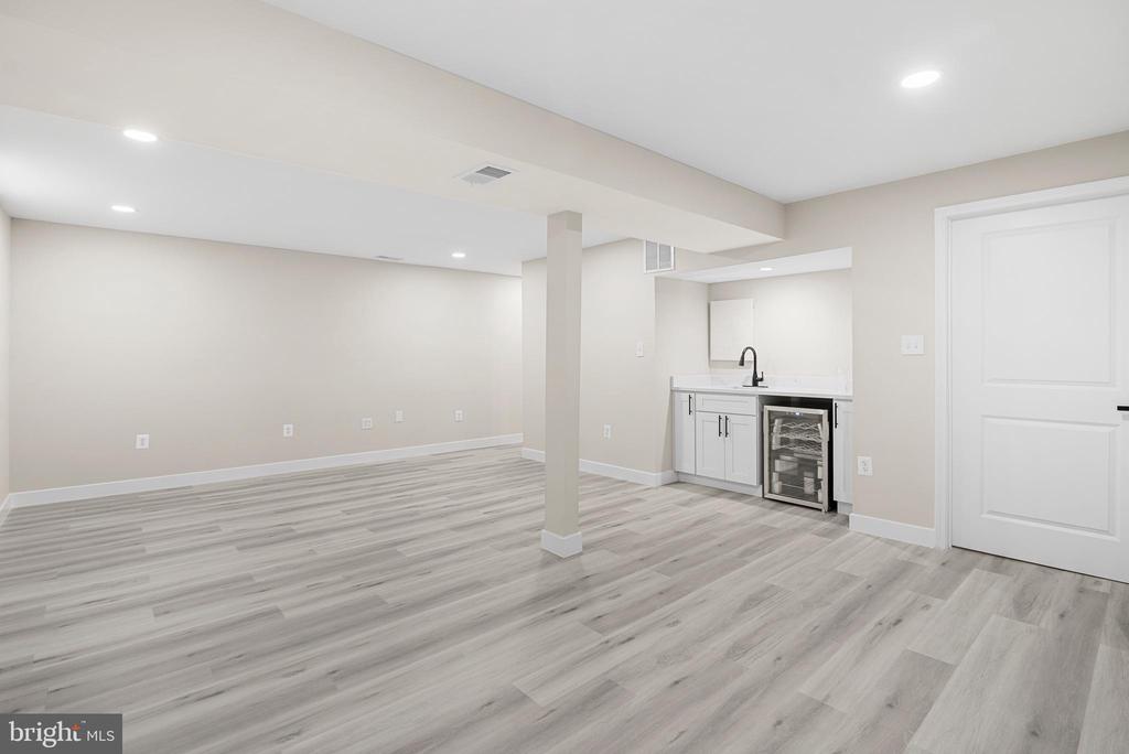 7313 Bonniemill Ln