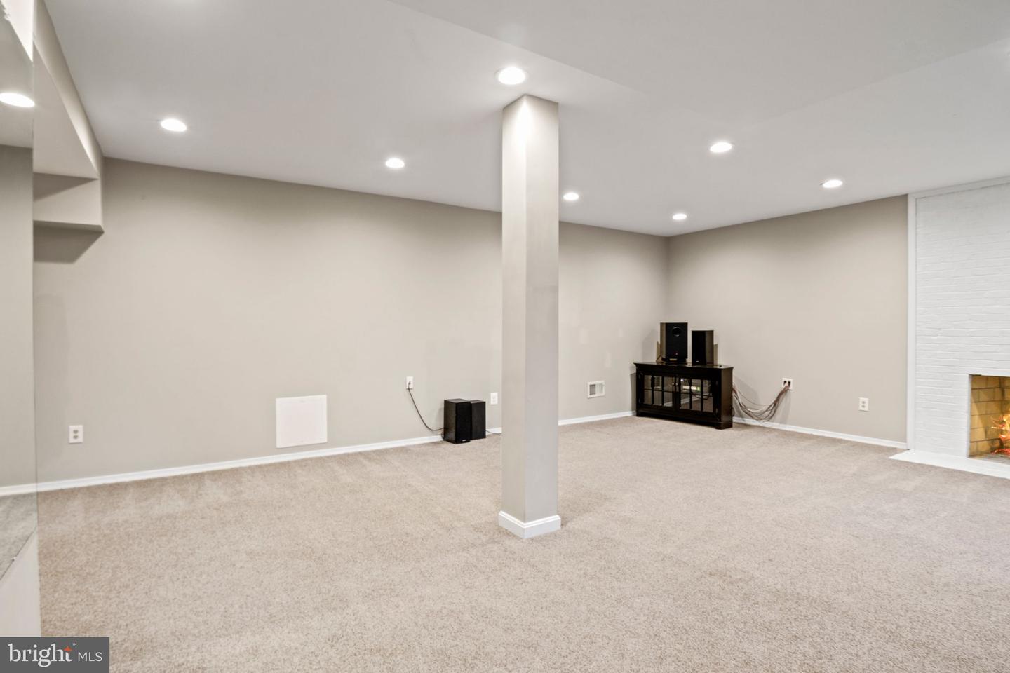 12717 Melville Ln