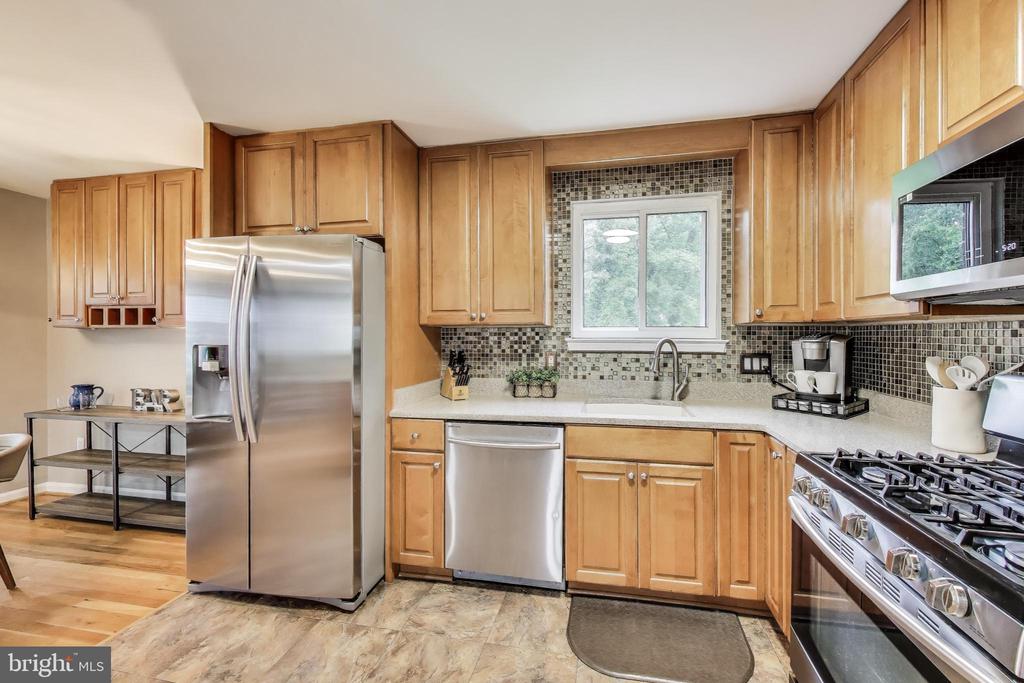 5523 Ventnor Ln