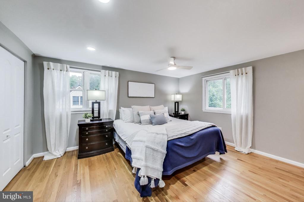 5523 Ventnor Ln