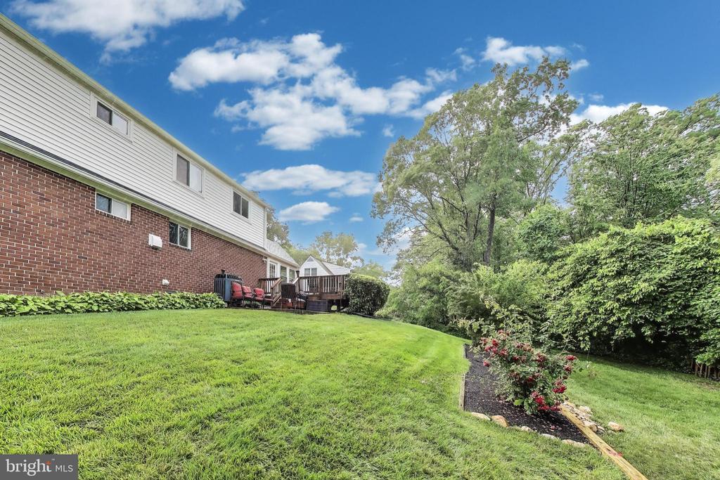 5523 Ventnor Ln