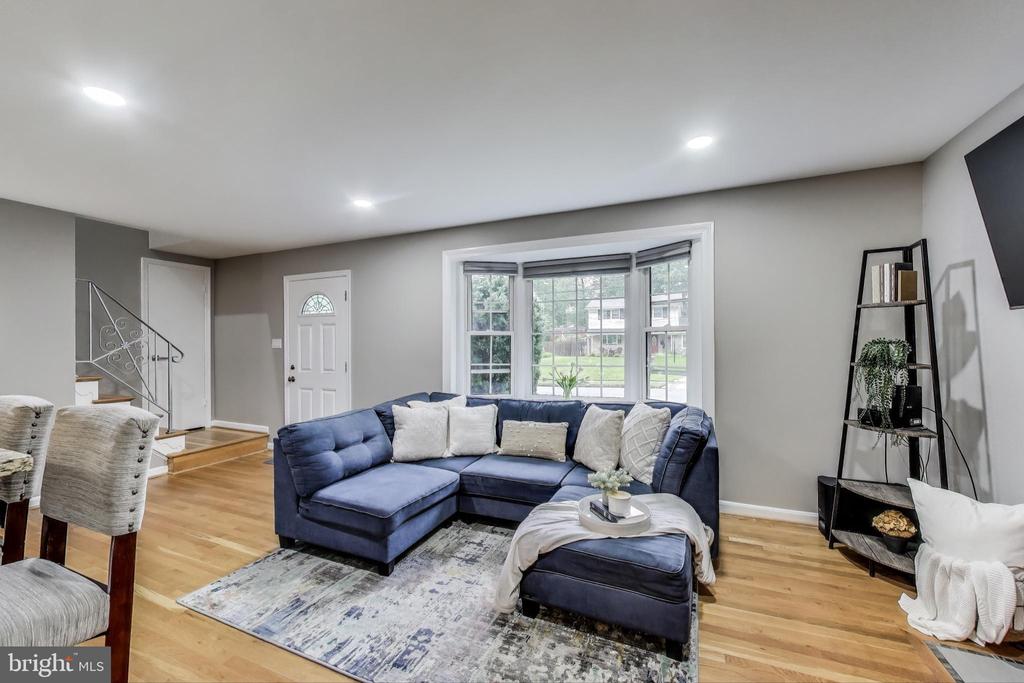 5523 Ventnor Ln