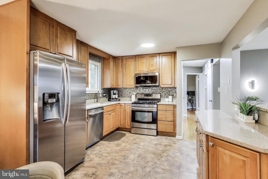 5523 Ventnor Ln