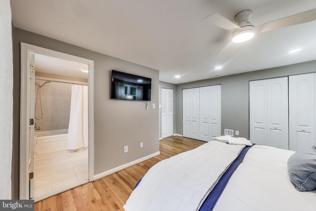 5523 Ventnor Ln