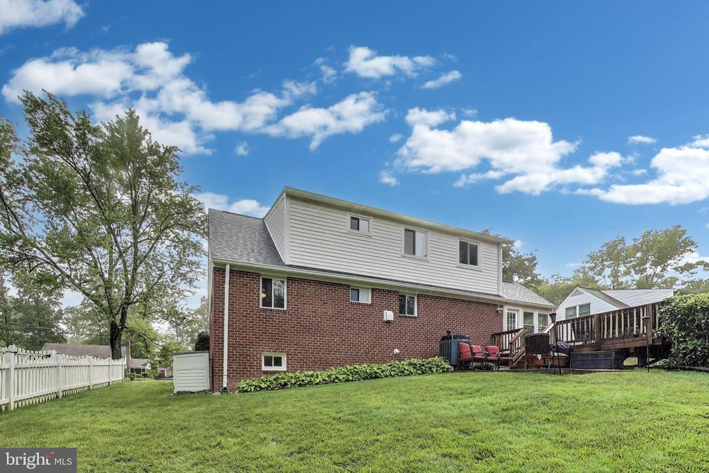 5523 Ventnor Ln