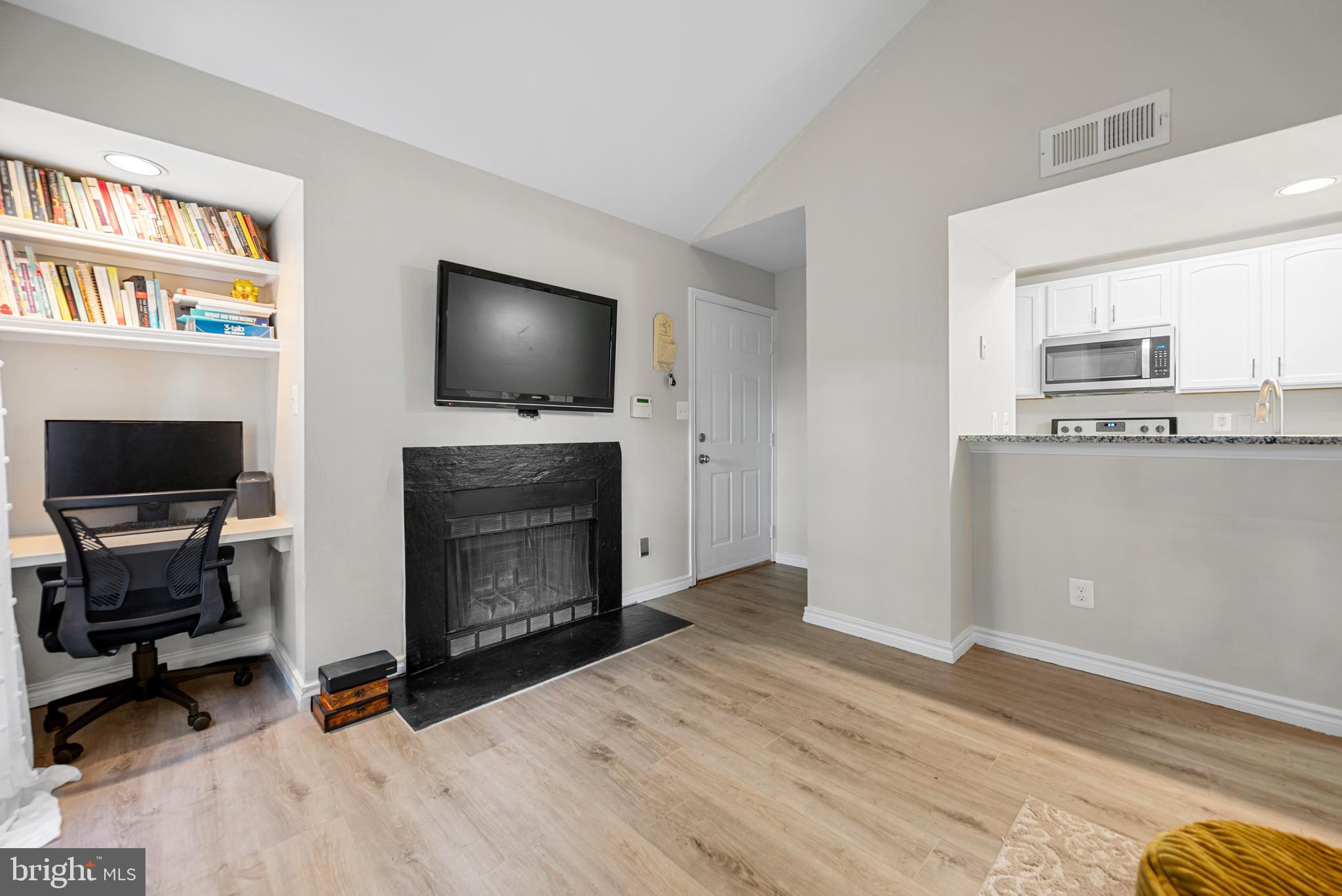 12152 PENDERVIEW TER #1332