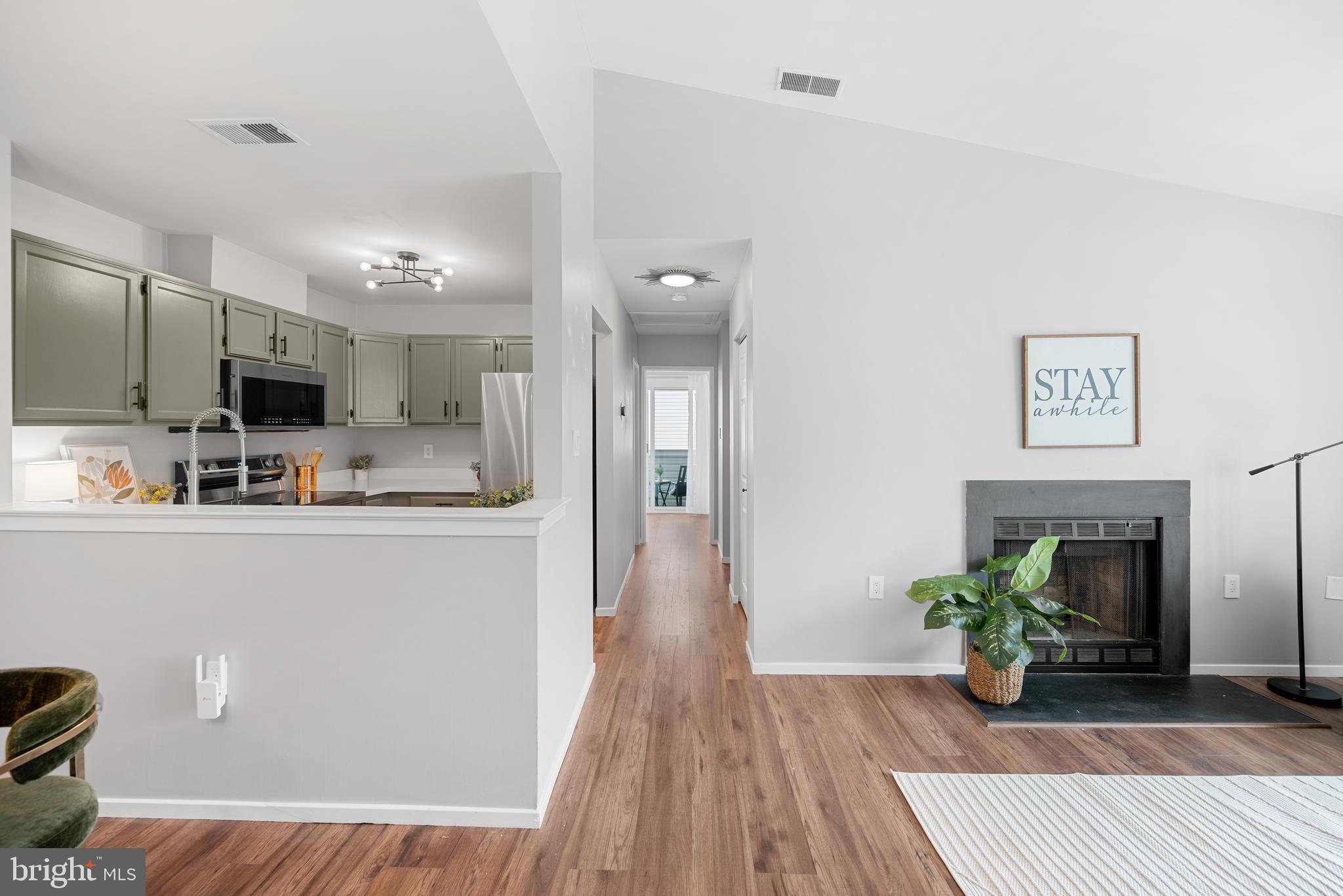 7826 Harrowgate Cir #120