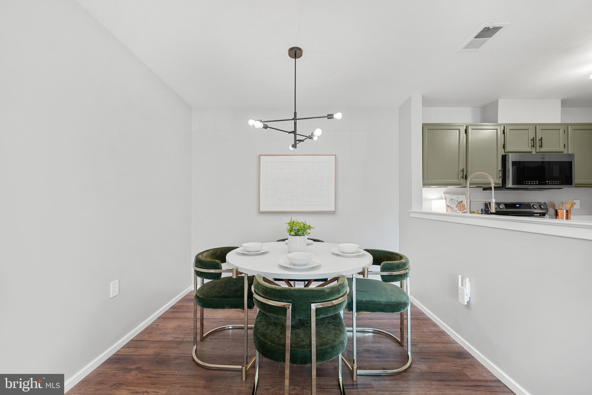 7826 Harrowgate Cir #120