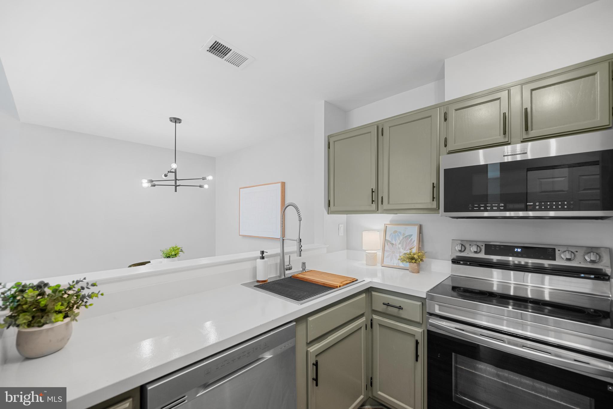 7826 Harrowgate Cir #120